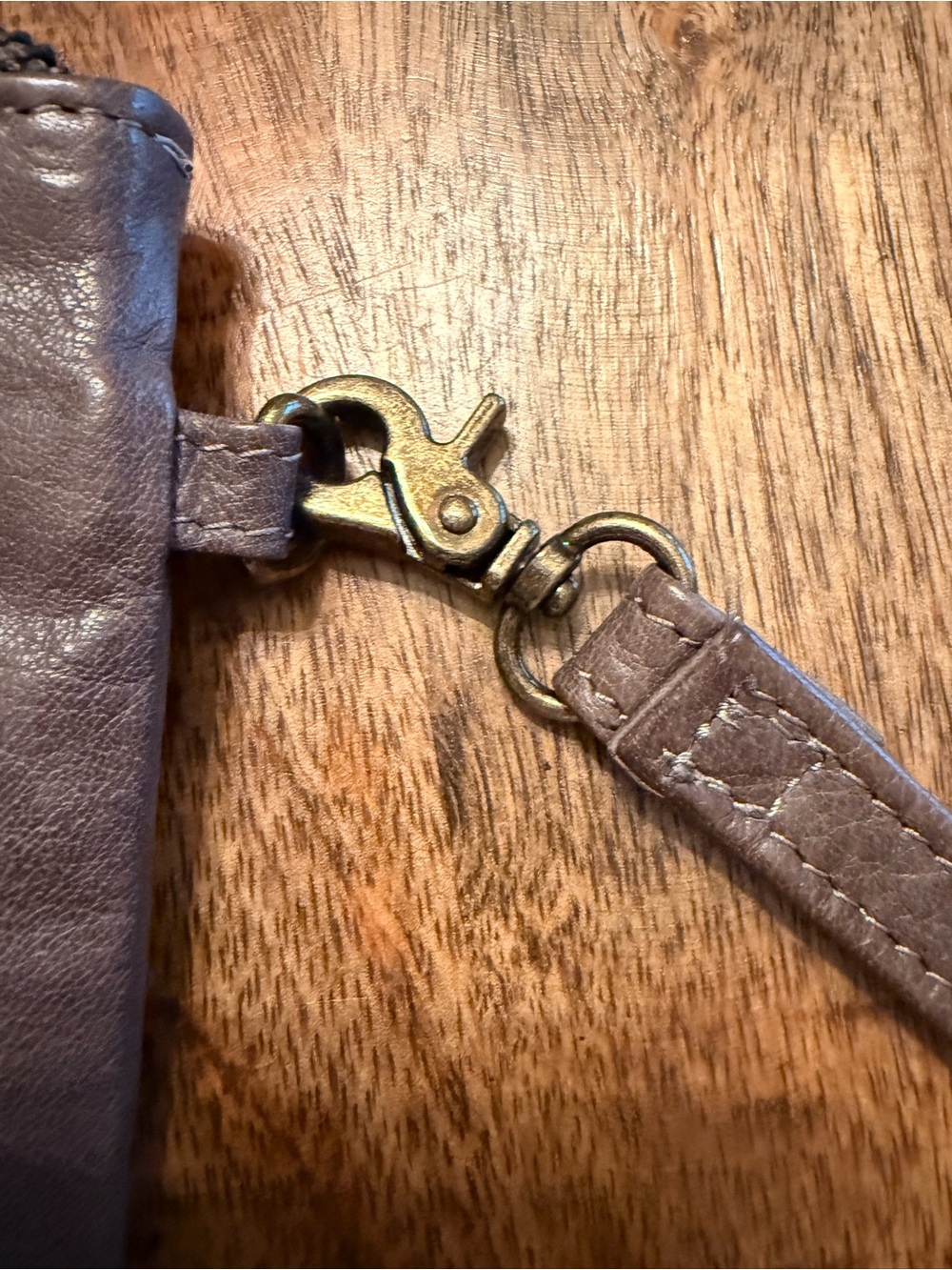 Mood and day Classic Leather Wristlet Clutch in Taupe - Picture 4 of 6